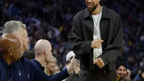 库明加称小佩顿为防守领域的无敌英雄，无人能比肩的防守巨匠。